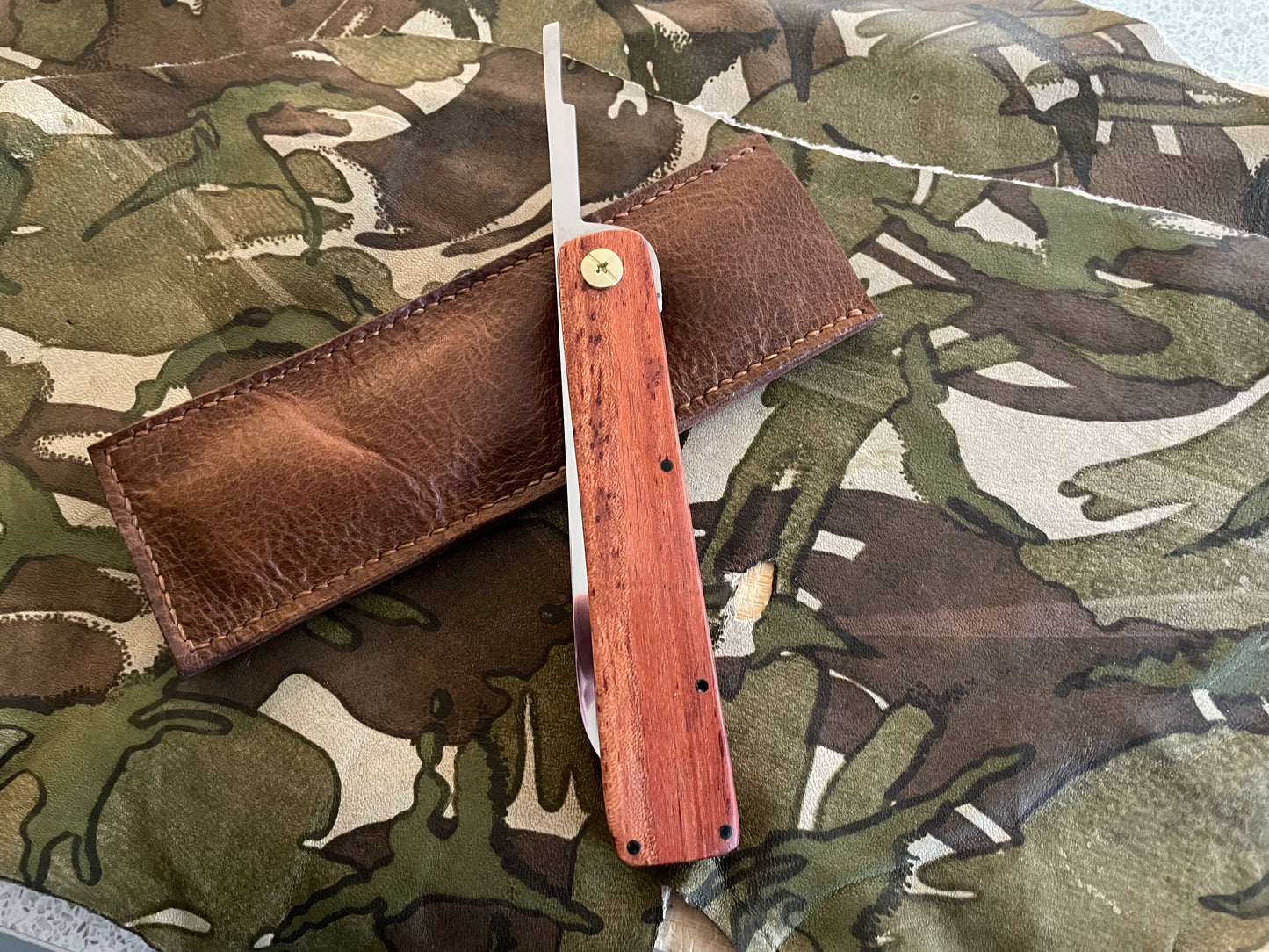 Folding Bread Knife
